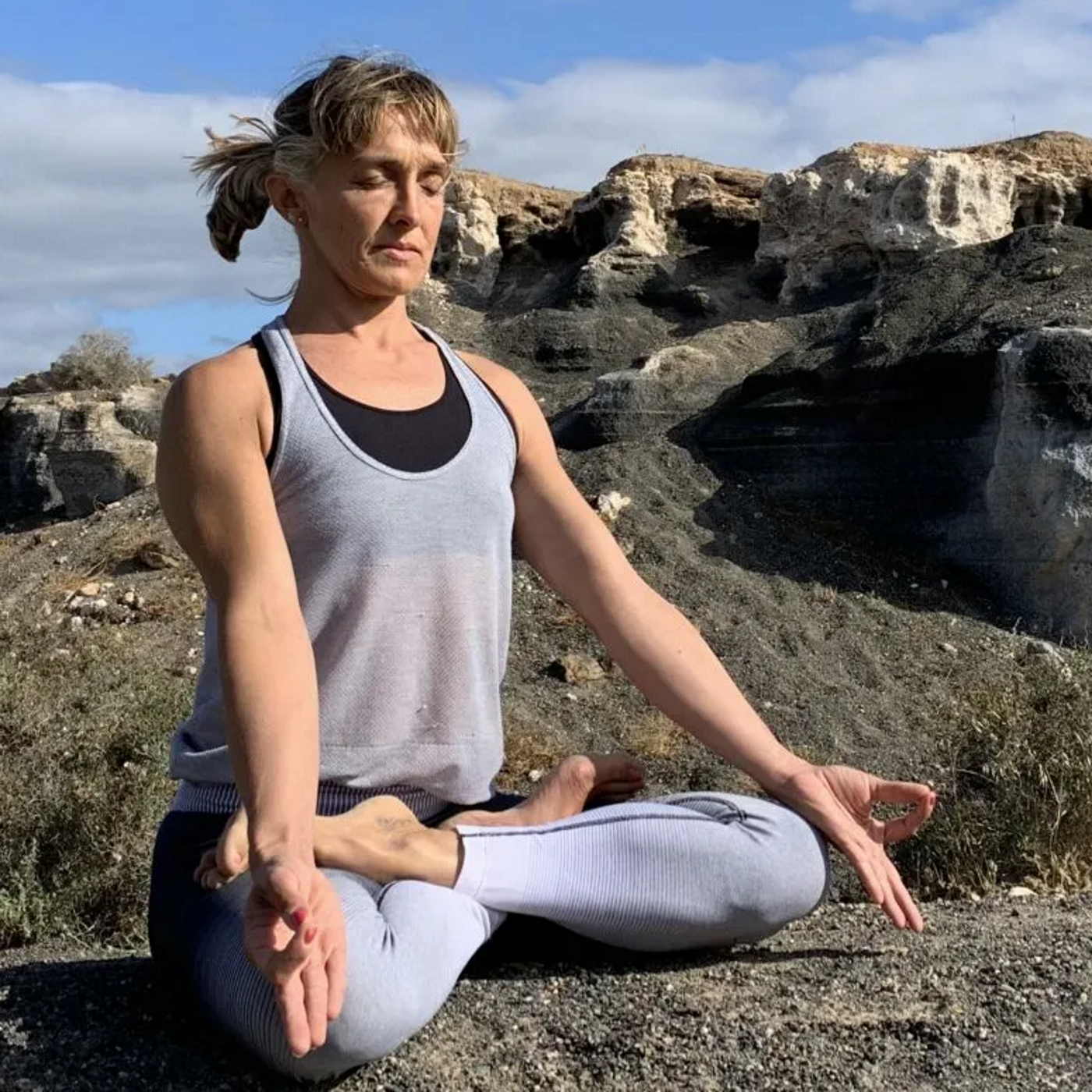 Sandra: ingegnere milanese diventa insegnante di yoga a Lanzarote